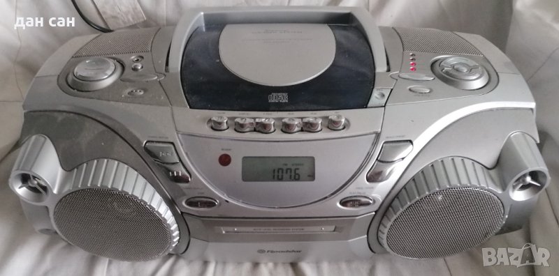 Roadstar радиокасетофон cd player six way Швейцария, снимка 1