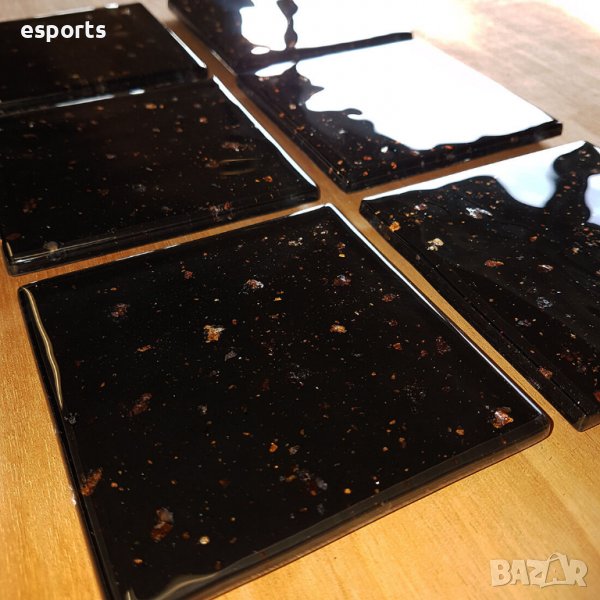 Комплект луксозни подложки за сервиране (coasters) textured glass черни с бронзови люспи, снимка 1