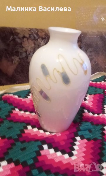 Ваза в млечно бяла, снимка 1