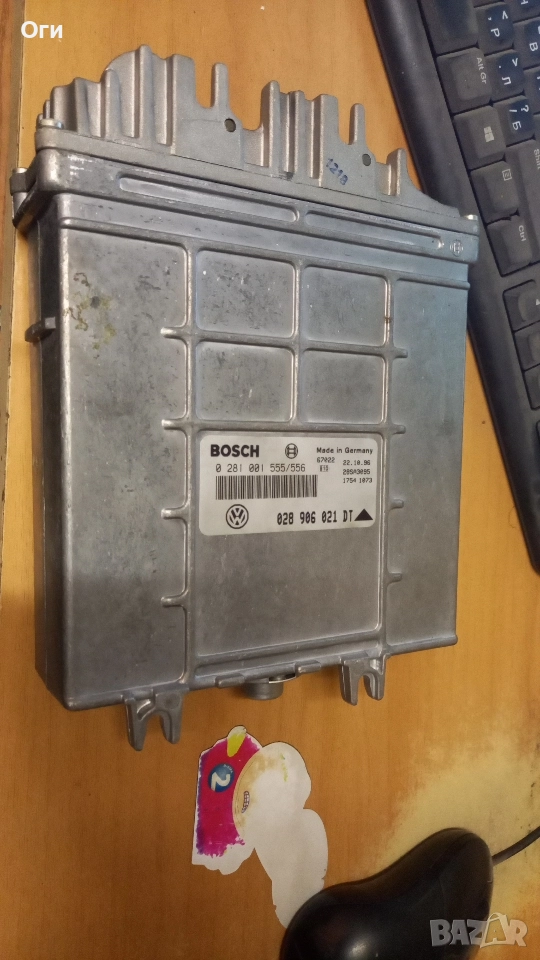Компютър за Фолксваген Пасат В5 1.9 TDI 0 281 001 555/556 / 028 906 021DT, снимка 1