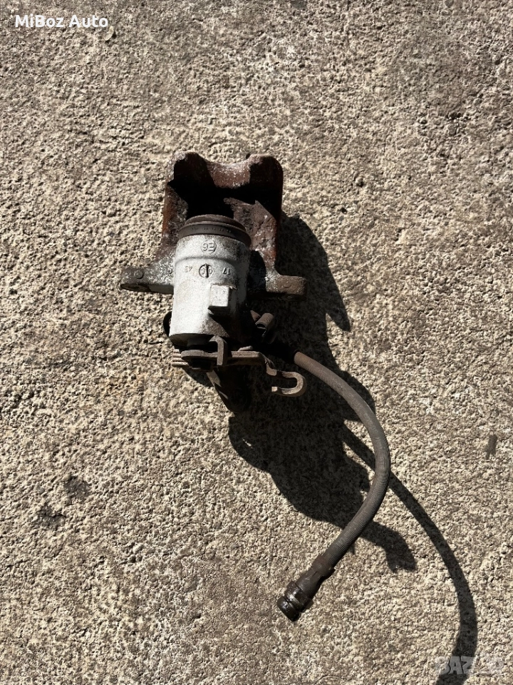 Спирачен апарат заден ляв Фолксваген Голф 5 VW Golf, снимка 1