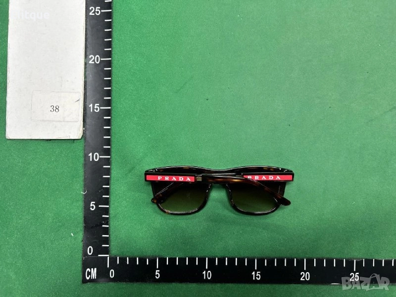 очила с черен обикновен калъф и ув защита prada, снимка 1