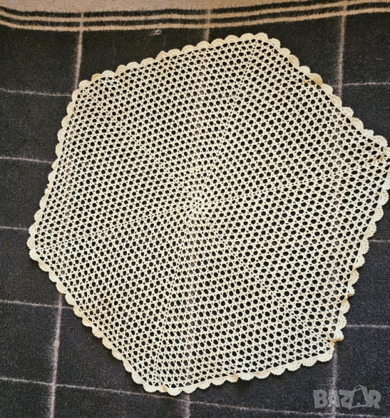 Ръчно плетена покривка, снимка 1