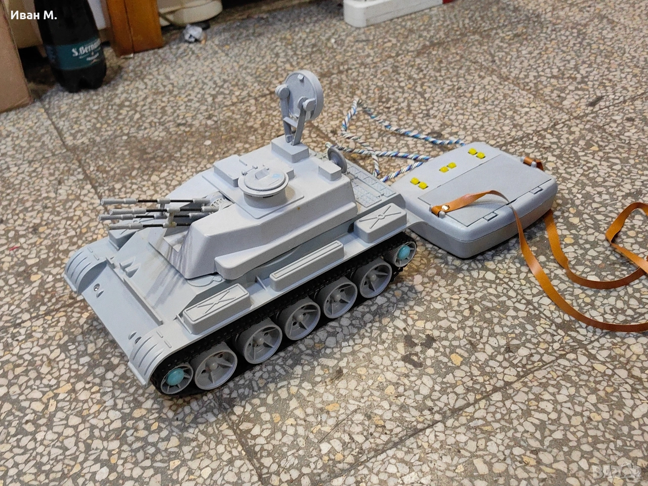 Соц играчка с дистанционно , снимка 1