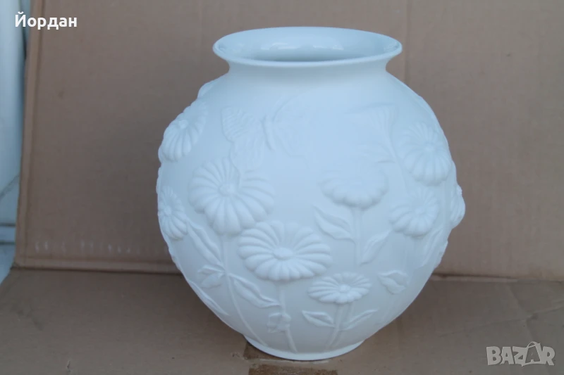 Немска порцеланова ваза ''Kaiser'', снимка 1