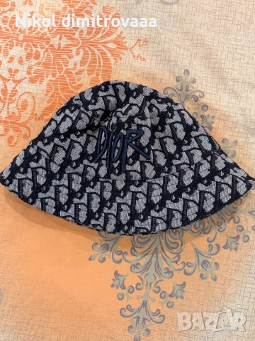 Дамска шапка dior