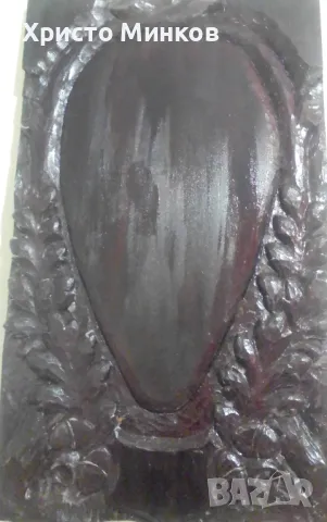 Поставка за ловен трофей с дърворезба 