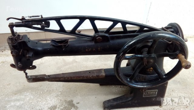 Продавам сарашка шевна машина ADLER, снимка 2 - Други машини и части - 29226832