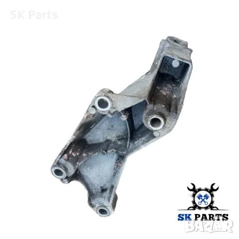 Лапа двигател /Лява/ за Ауди А4 Б6/Audi A4 B6 1.8т, снимка 2 - Части - 50295936