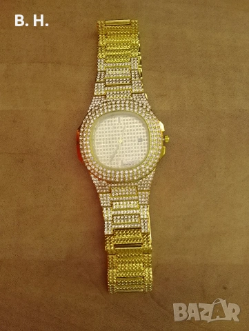 ЛУКСОЗЕН ЧАСОВНИК В ЦВЯТ ЖЪЛТО ЗЛАТО, СЪС СВЕТЕЩИ ЕЛЕМЕНТИ , снимка 4 - Луксозни - 53844312