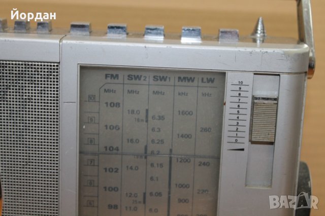 Радио GRUNDIG CONCERT BOY 220, снимка 4 - Радиокасетофони, транзистори - 35206576