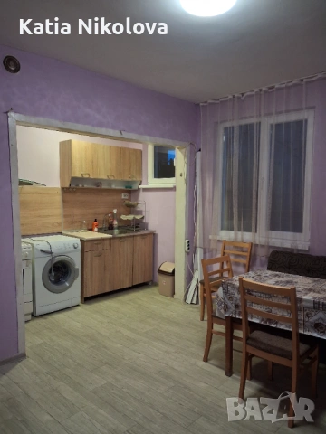 Давам под наем етаж от къща.