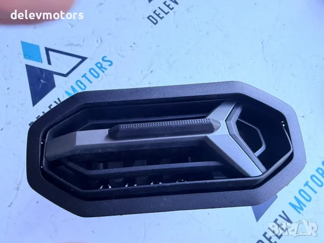 687602110R въздуховодна решетка за табло за Dacia Duster 3 1.0 Eco G-101, снимка 2 - Части - 56138527