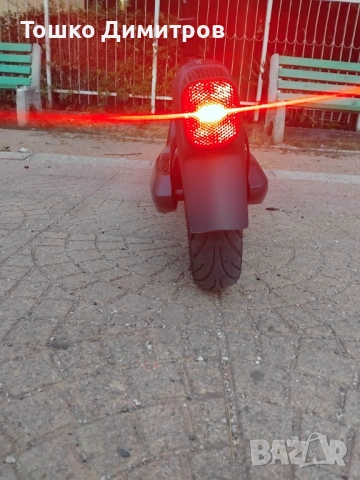 Продавам електрическа тротинетка в отлично състояние, НАЙН БОТ E 2 PRO , снимка 4 - Скутери и тротинетки - 54018105