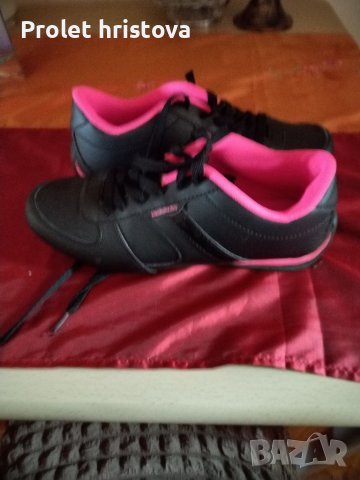 Елвгантни, меки, удобни маратонки, снимка 2 - Маратонки - 40498625