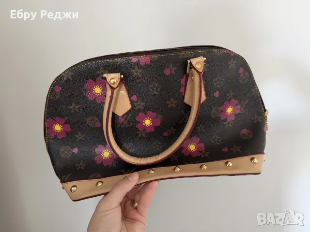 дамски дрехи чанти и други 