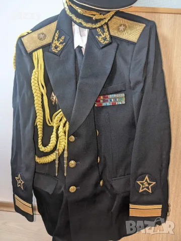 Униформи на генерал на БНА