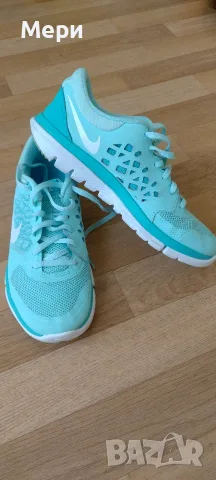 Дамски маратонки Nike, снимка 2 - Маратонки - 55796302