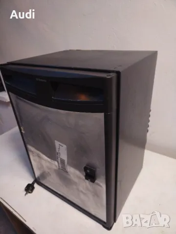 Амонячен хладилник тип мини бар. DOMETIC RH438D  с обем 30 литра. Ниска консумация на ток 65W Подход, снимка 17 - Хладилници - 48561834