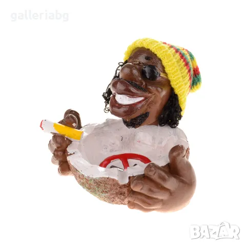 Забавен пепелник с раста фигура