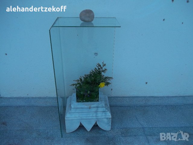 Декоративна стъклена конзола поставка етажерка, снимка 8 - Декорация за дома - 30945042