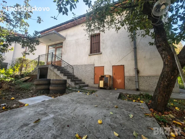 Продава се: Монолитна самостоятелна къща с двор в гр. Хасково, кв. „Македонски“