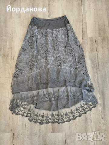 Елегантна пола от фина дантела