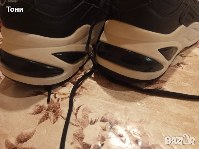 BERSHKA Оригинал Нови Кожени Дамски Маратонки 39, снимка 4 - Маратонки - 52793485