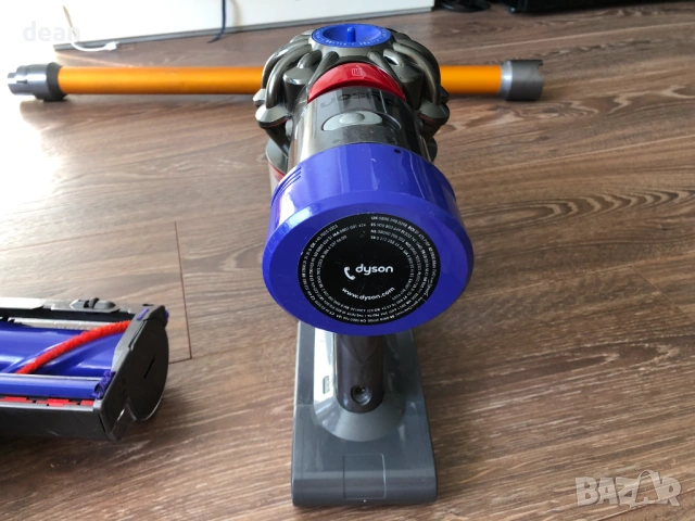 Безжична прахосмукачка Dyson V8, снимка 5 - Прахосмукачки - 54128418