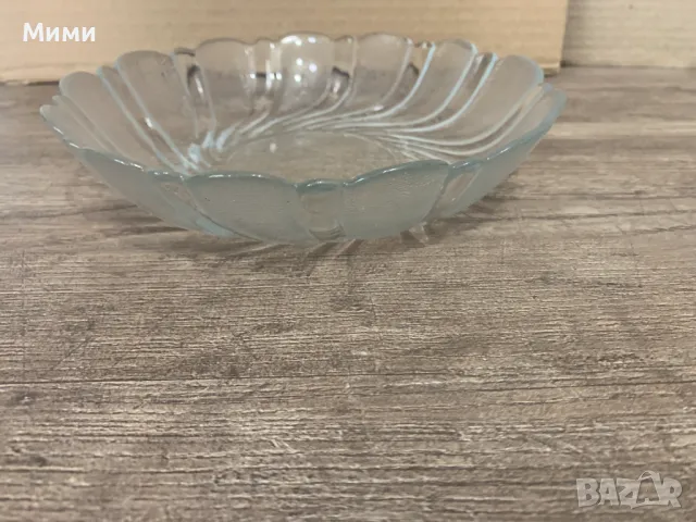 Чинийки за сладко стъклени и пластмасови и съдове за ядки и сладки., снимка 9 - Антикварни и старинни предмети - 42099255