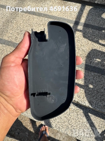 Капачка на предна дясна чистачка на Мерцедес Mercedes CLA само за 30лв. A2468320041, снимка 2 - Части - 52898449