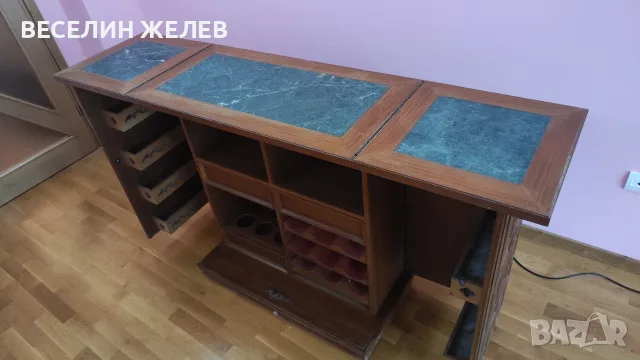 Оригинален разтегателен шкаф-бар от масиво дърво с естествен зелен мрамор, снимка 6 - Шкафове - 56061757