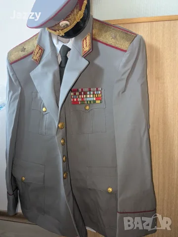 Униформи на генерал на БНА, снимка 3 - Антикварни и старинни предмети - 56197424