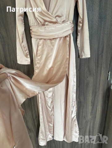 Нова Рокля, марка Pretty Little Thing, цвят шампанско/розов, материя сатен,за бал или гост на сватба, снимка 9 - Рокли - 54219549