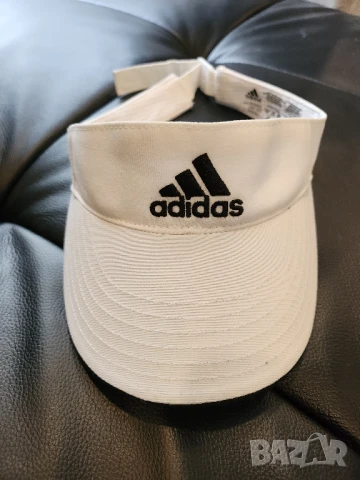 Бяла дамска козирка adidas, снимка 2 - Шапки - 50714549