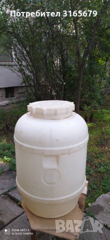 Продавам голям140 литров качествен бидон