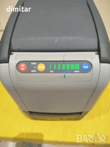 Автомобилен компресорен хладилник  WAECO 12/24 V , снимка 3 - Хладилни чанти - 55779467