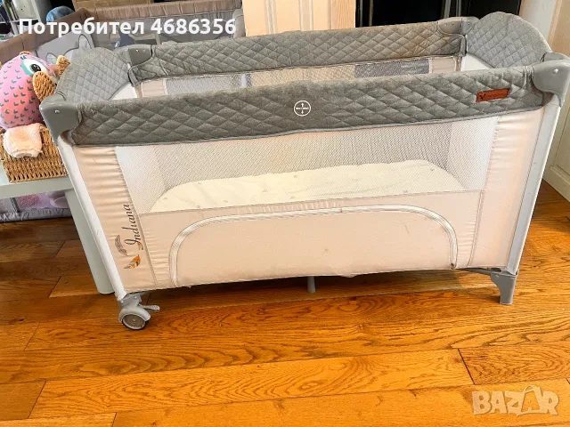 Продавам бебешка кошара и матрак 