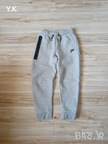 Оригинално долнище Nike Tech Fleece, снимка 2 - Детски анцузи и суичери - 56388970