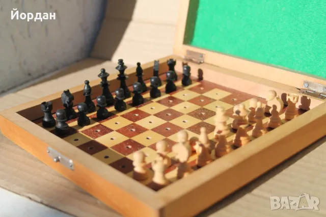Дървен шах миниатюра, снимка 8 - Други ценни предмети - 47719130