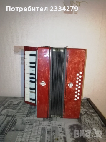 Стар децки акордеон ,,Кьiжачок" сделано в USSR, снимка 2 - Акордеони - 52928990