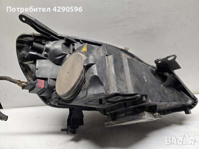 Ляв фар за Opel Zafira B xenon / Опел Зафира ксенон , снимка 2 - Части - 52753325