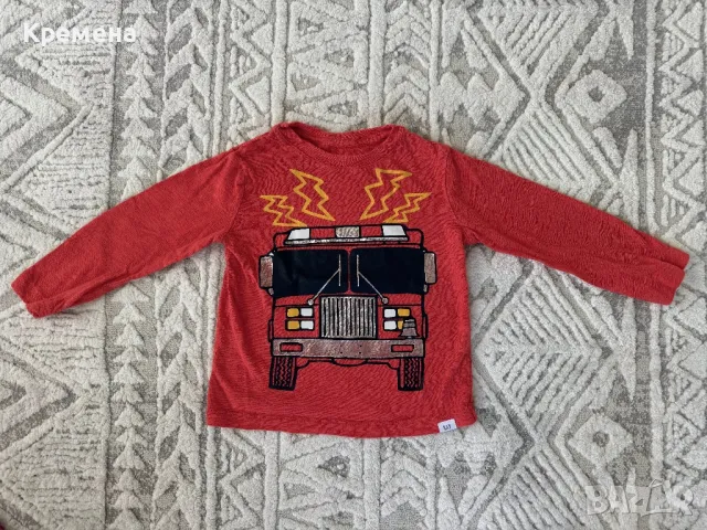 Бебешка блуза с пожарна GAP