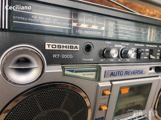 Радиокасетофон Toshiba RT-200S, снимка 5 - Радиокасетофони, транзистори - 53003502