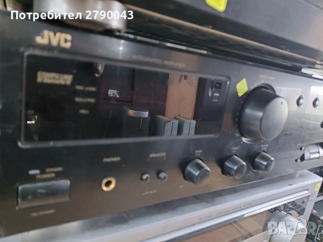 усилвател JVC