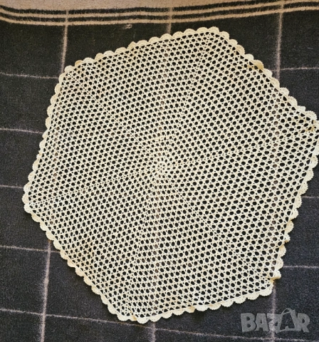 Ръчно плетена покривка