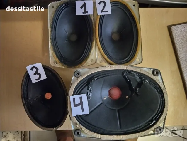 Високоговорители работещи с лепени мембрани 4 бр.