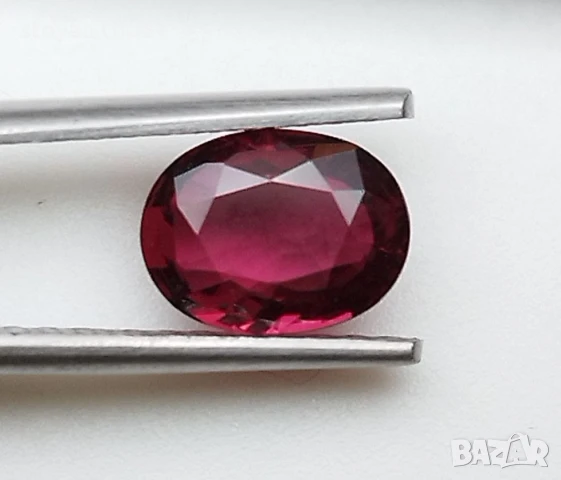 Естествен рубин в в магнетично червено и VVS чистота - 0.81кт.! Сертифициран! Нов!, снимка 1
