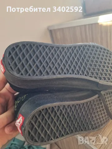 Лимитирани кецове Vans mickey mouse 43 номер, снимка 2 - Маратонки - 49821054