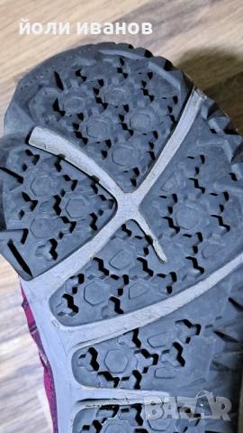 Columbia-дамски трекинг маратонки 39.5 номер, снимка 8 - Маратонки - 54114741